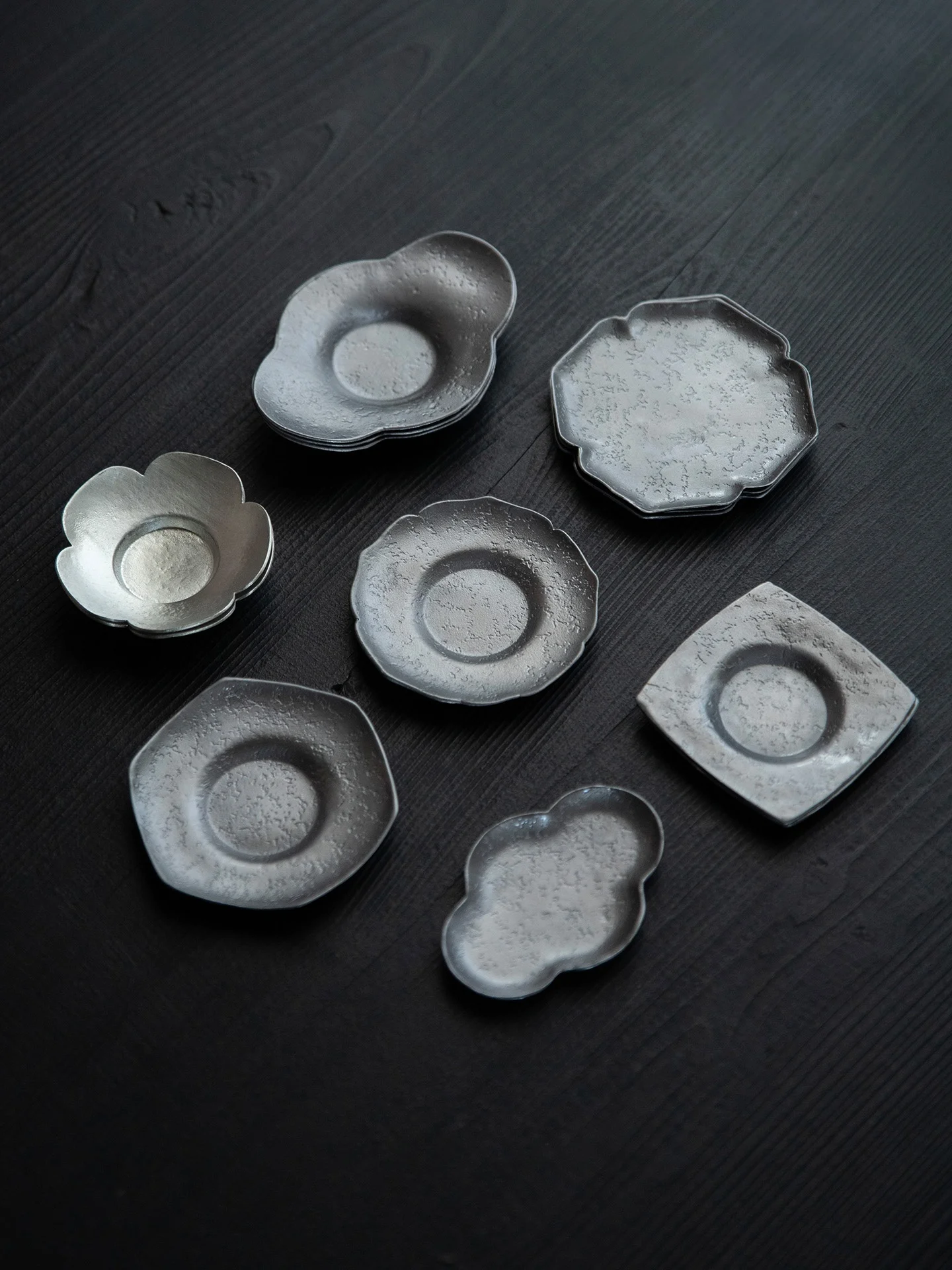 Chinese Zen Style Hand Hammered Tin Alloy Tea Cup Mat Heat Resistant Pad round Tea Tray Antiqued Tea Ceremony Accessories