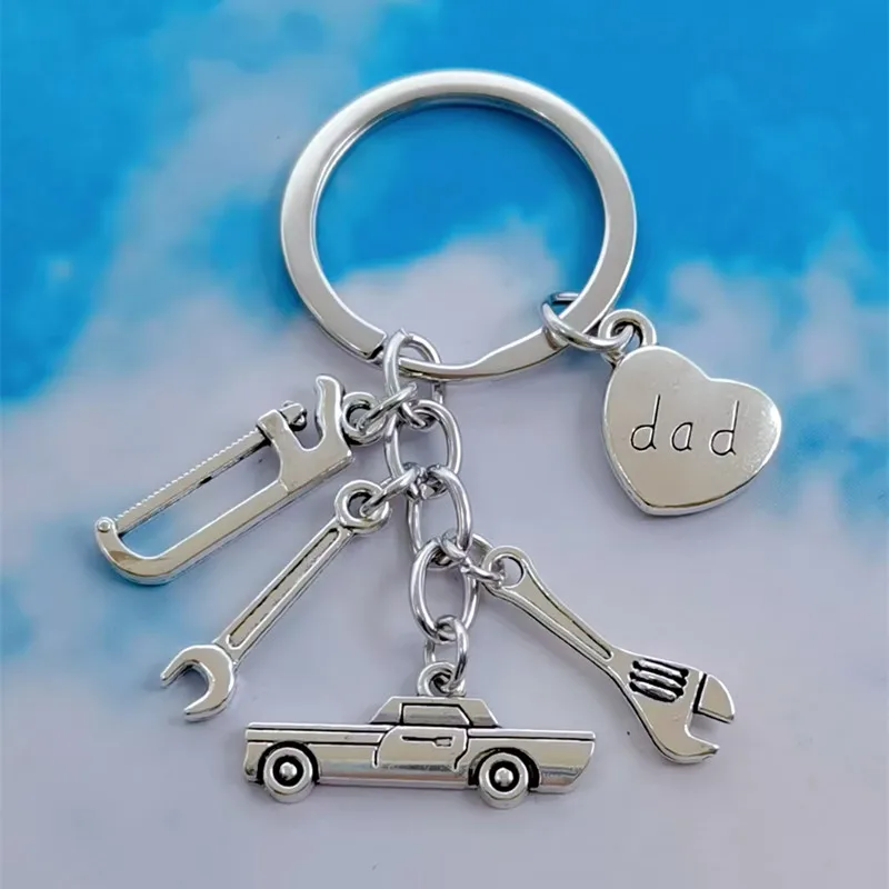 Fashion dad mechanic Keychain Father's Day gift car enthusiasts tools Dad Keychain