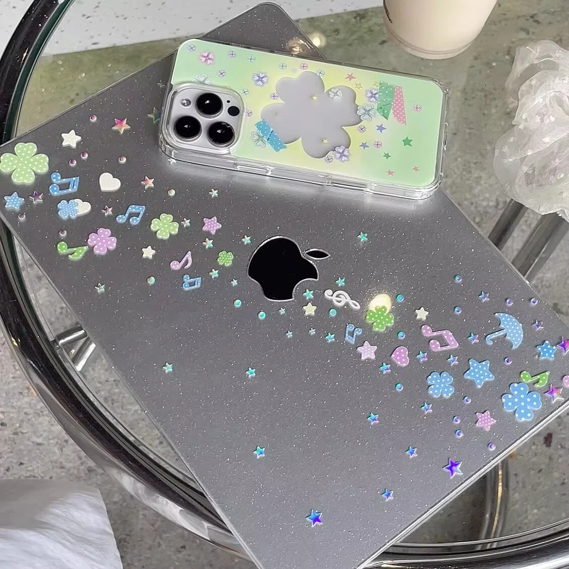 INS Green Four-leaf Clover Glitter Clear Laptop Case For Macbook Neo 2026 A3404 Air 13.6 M4 15 M3 Pro 13 16 M1 M2 14 PC Cover