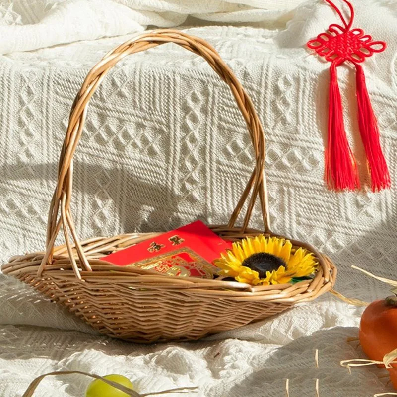 Weaving rattan, weaving willow, hand weaving flowers, flower baskets