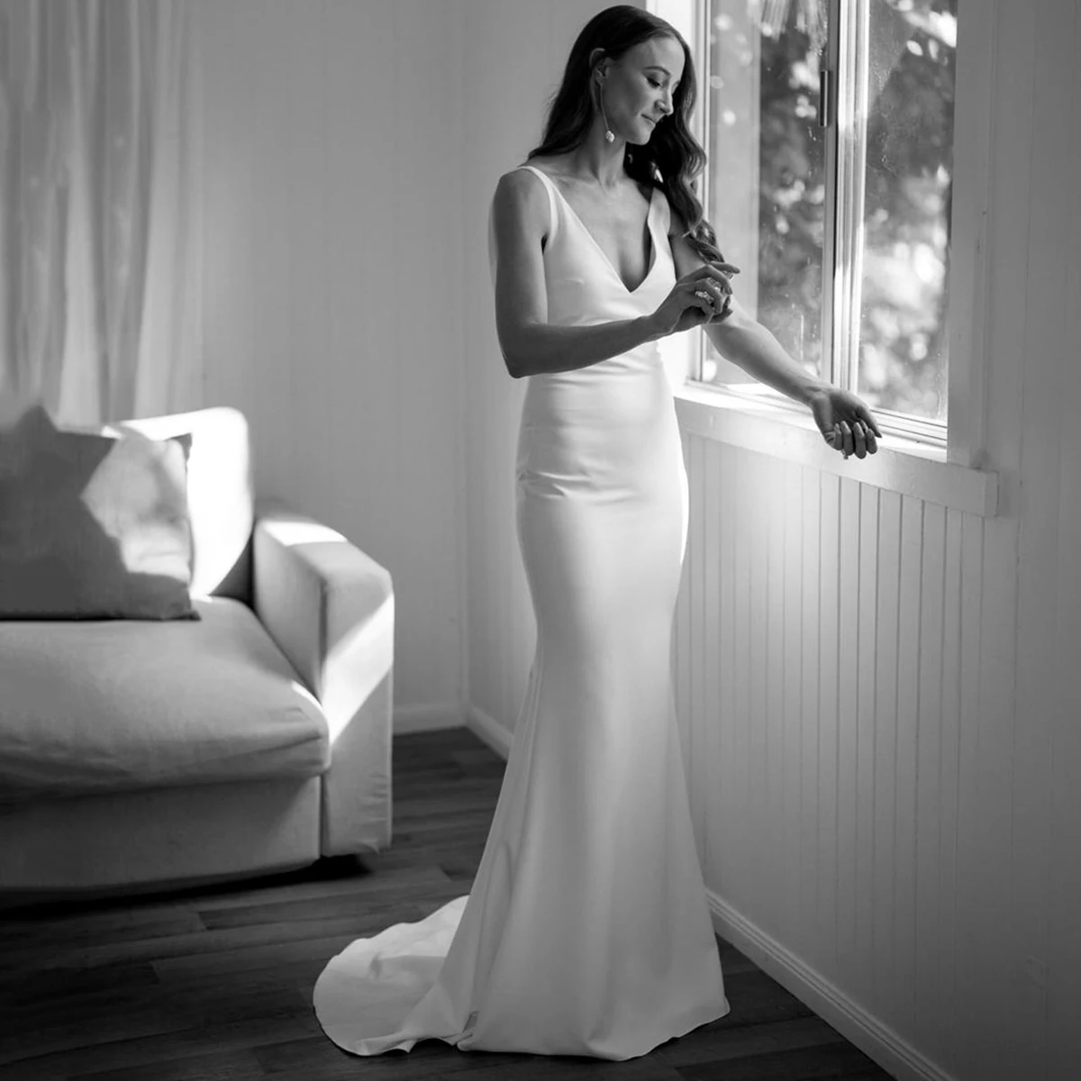 Drape Back Column Crepe Wedding Dress Detachable Train Customized Plunging V Neck Figure Hugging Trumpet Backless Bridal Gowns