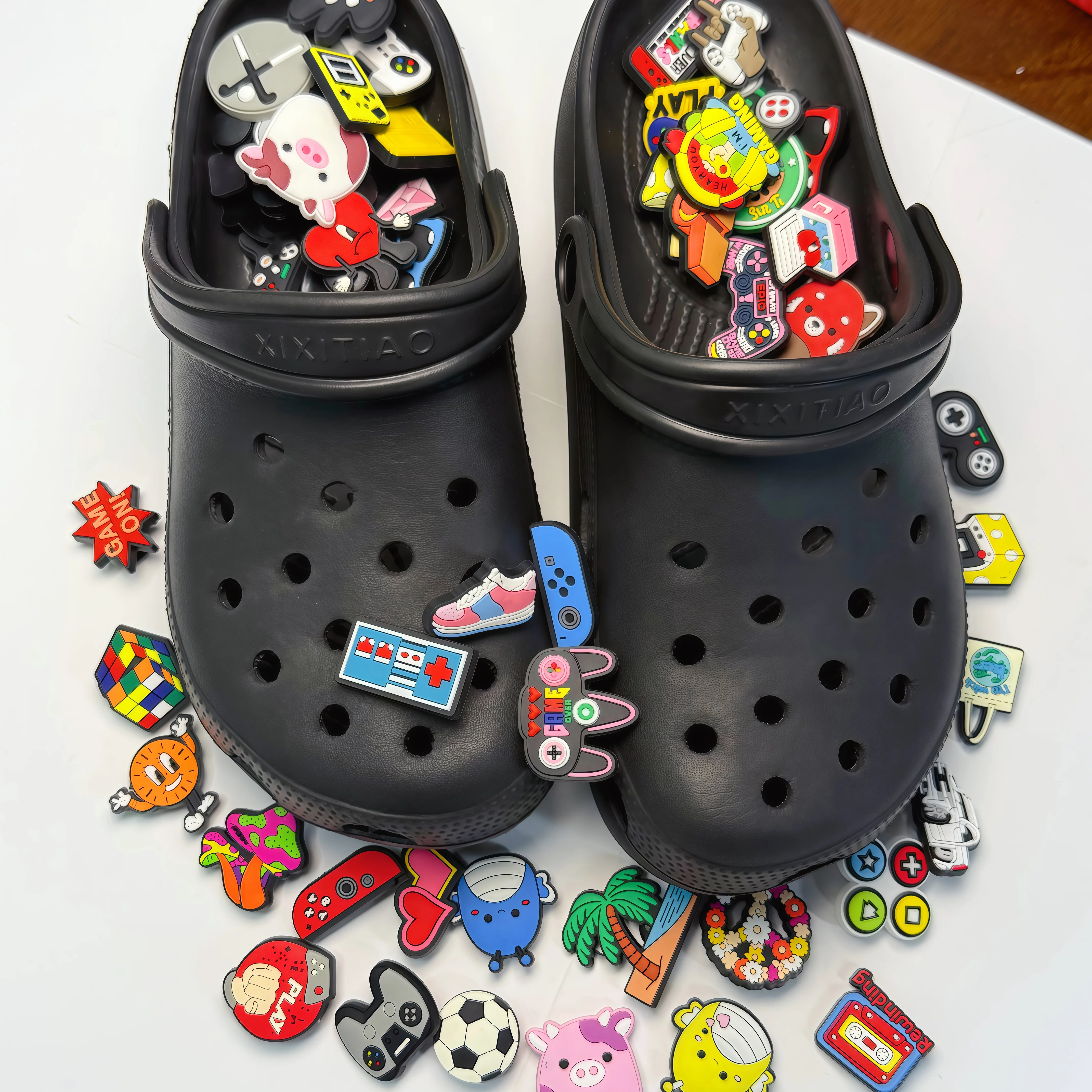 Mixed Cool Game Cartoon PVC Sandals Shoe Charms Donut Animal Flower Mushroom Shoe Decor Clog Sandals Shoe Buckle Accesories