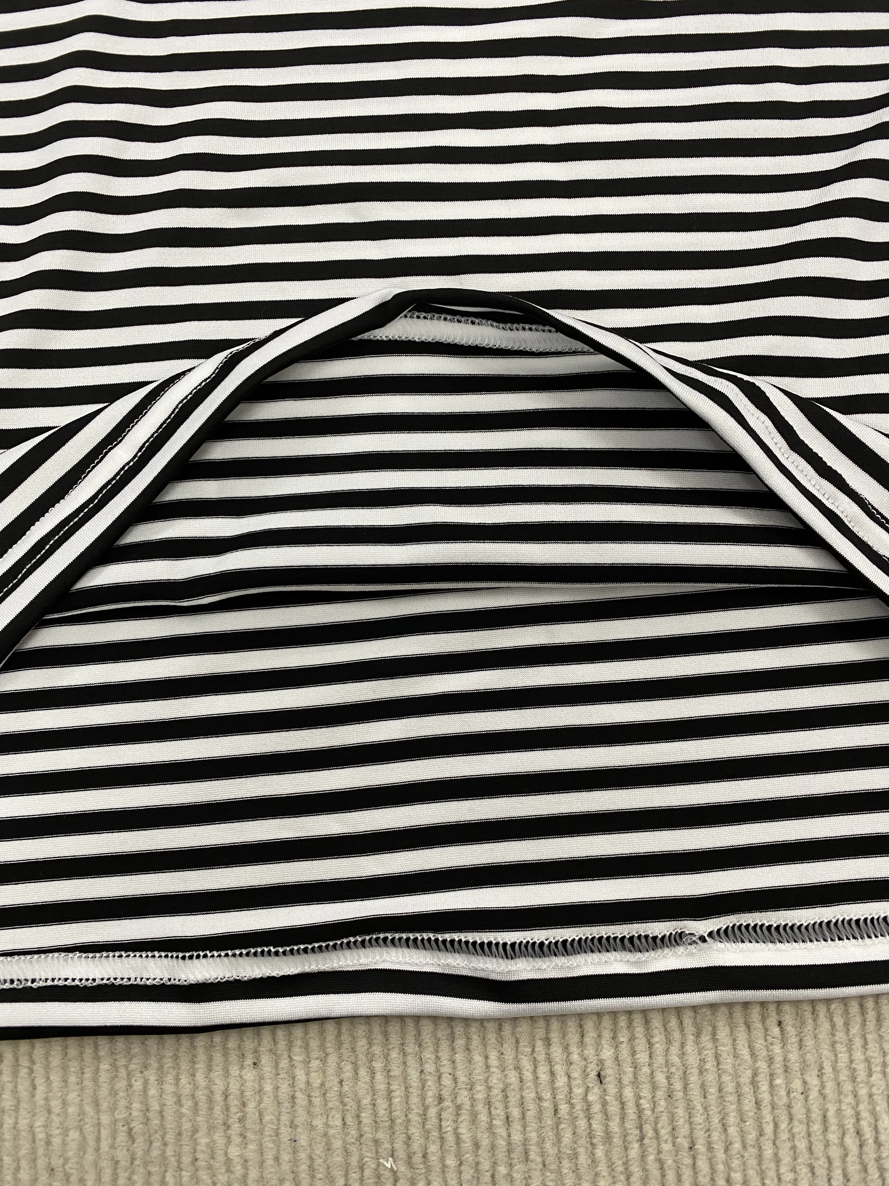 Retro-Streetstyle-T-Shirt mit Totenkopf-Muster, Streifenmuster und farblich abgestimmtem Design, Rundhalsausschnitt, lange Ärmel, Herbstmode, Neu. – Detail 7
