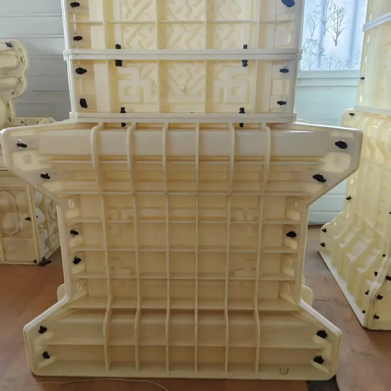 column mold Thickened building formwork Full set of square columns European modeling cement column model Gate square shape