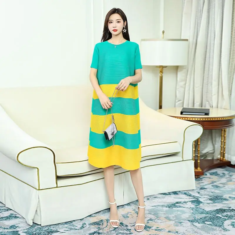 

Dress female 2023 summer fashion slim pleated striped short-sleeved dress women casual temperament mid-length skirt female