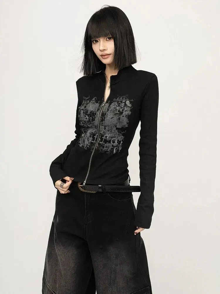 سترة نسائية بسحاب أسود مطبوع بتصميم كلاسيكي أمريكي لخريف جديد فاسق بقصة ضيقة وأكمام طويلة Y2k ملابس شارع قوطي الجرونج