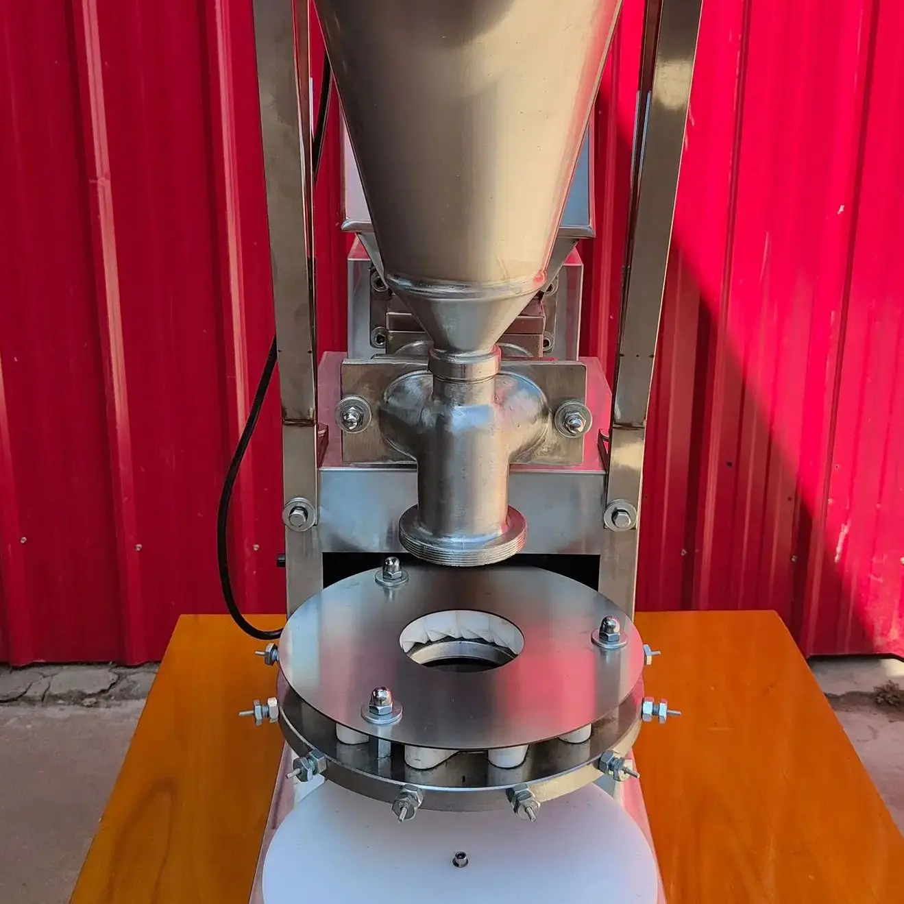 

High Efficiency Siopao Baozi Bun Maker Machine Automatic Soup Dumpling Machine Grain Product Momo Steamed Bun Making Machines