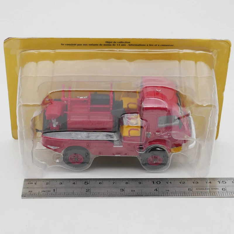 Renault R2240 modelo de coche de aleación de simulación de motor de fuego francés, escala 1:43, pantalla estática, juguete coleccionable, decoración de recuerdo, regalo