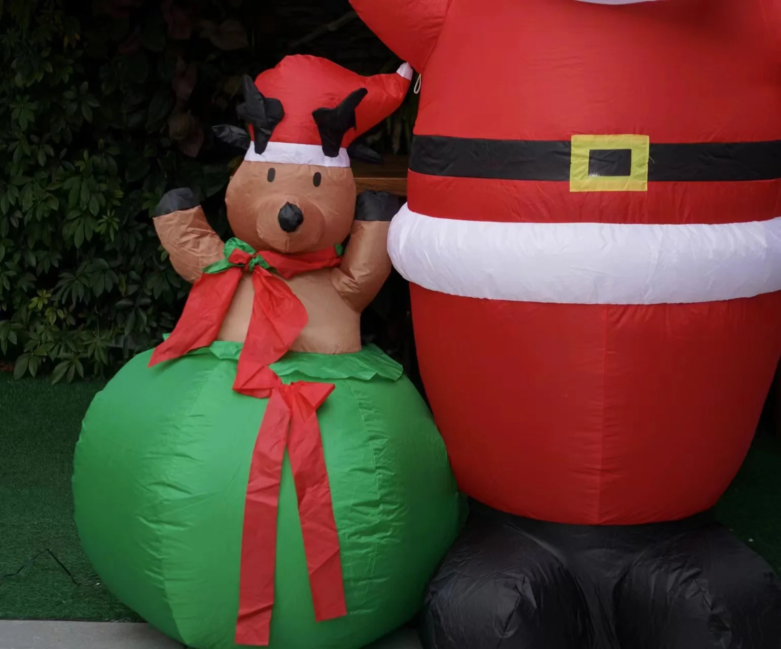 1.8 meters inflatable Santa Claus and gift package Elk LED luminous air mold Christmas inflatable welcome air mold