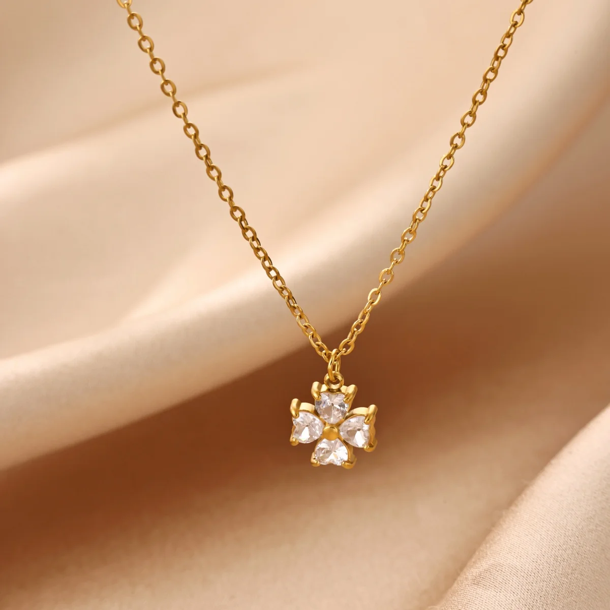 Zircon Four Leaf Clover Necklaces For Women Gold Plated Stainless Steel Four Hearts Pendant Necklace Wedding Party Jewelry Gift