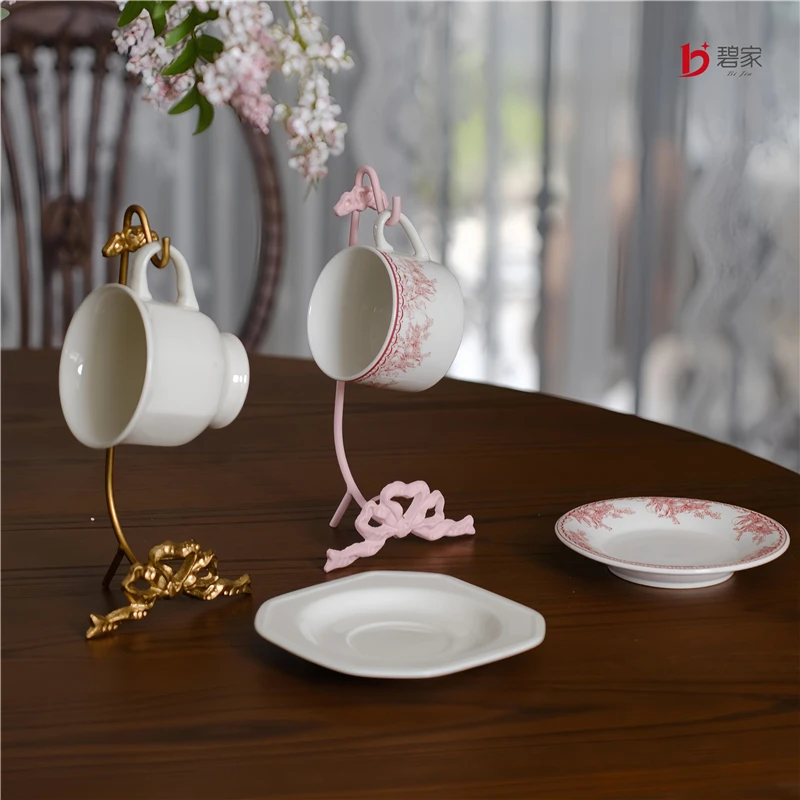 Metal Coffee Cup Rack Pink Bowknot Iron Household Cup and Saucer Storage Shelf Diningtable Watercup Storager Home Decoration