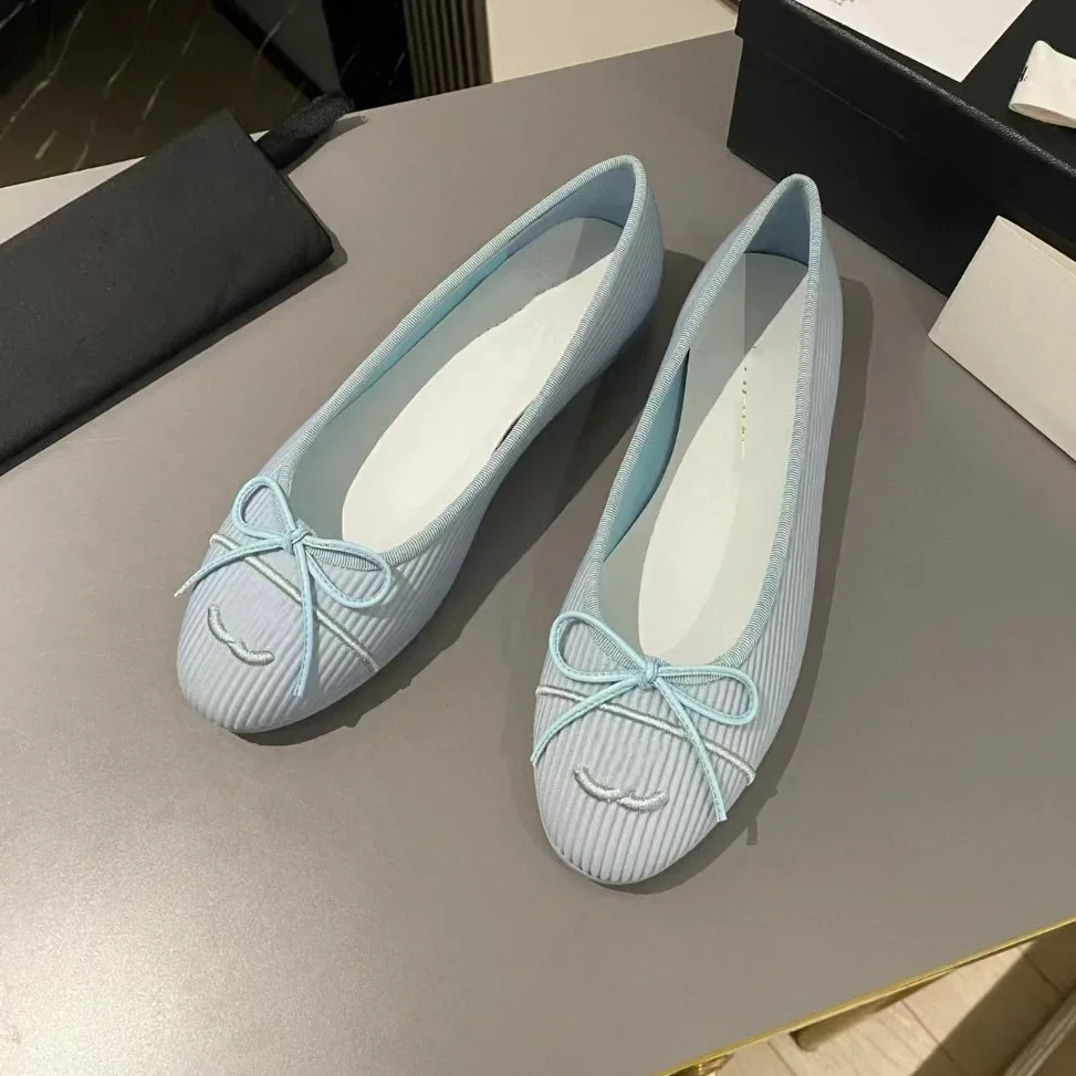 Primavera nuovo fiocco piccole scarpe da ballo di balletto profumate fondo piatto bocca poco profonda scarpe singole in vera pelle moda donna pigro Sho