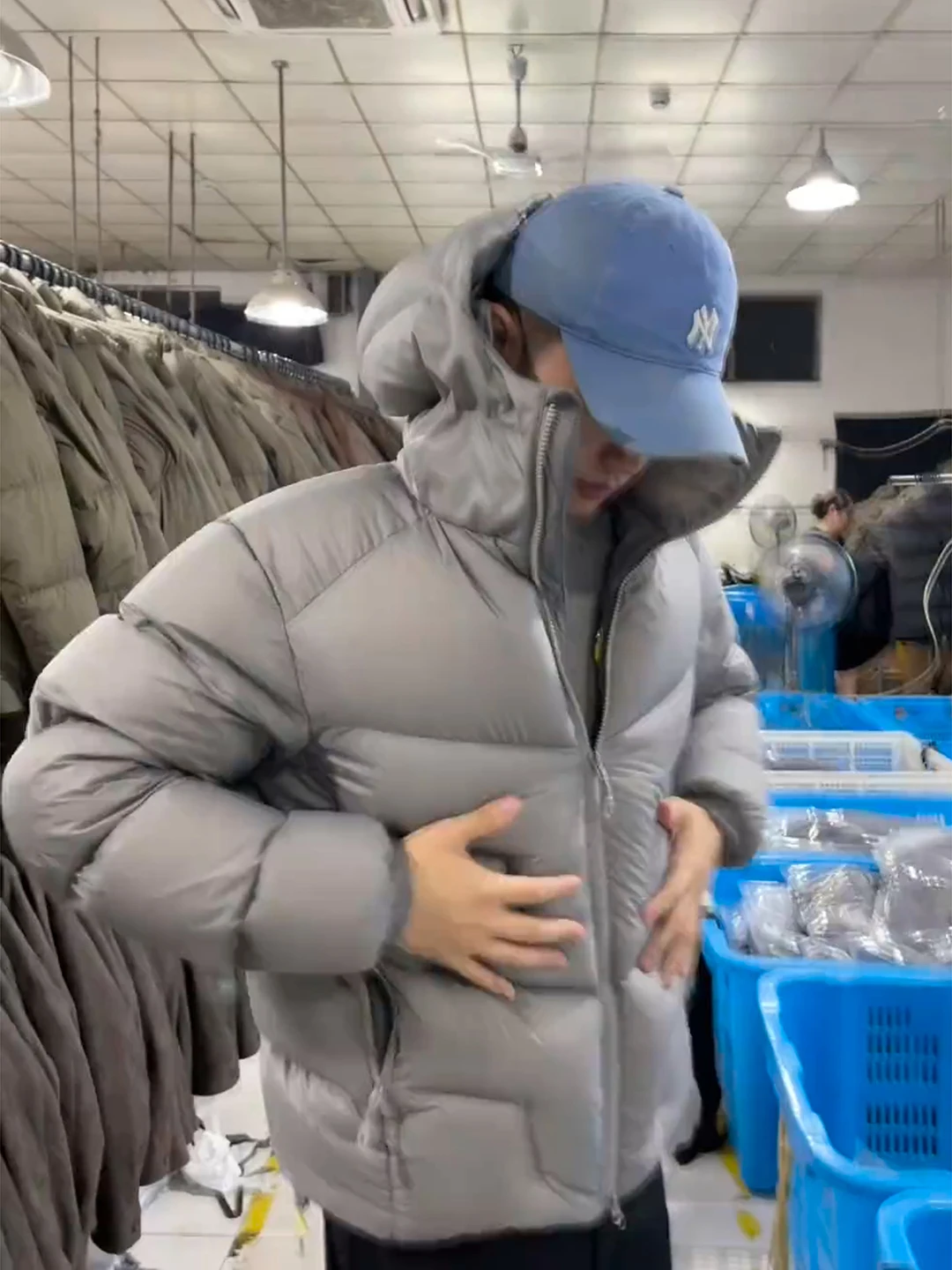 

Men's down Cotton Jacket Lightweight Silver Grey Winter Warmth Windproof Waterproof Hooded Coat Youth Fashion Thickened Long ...