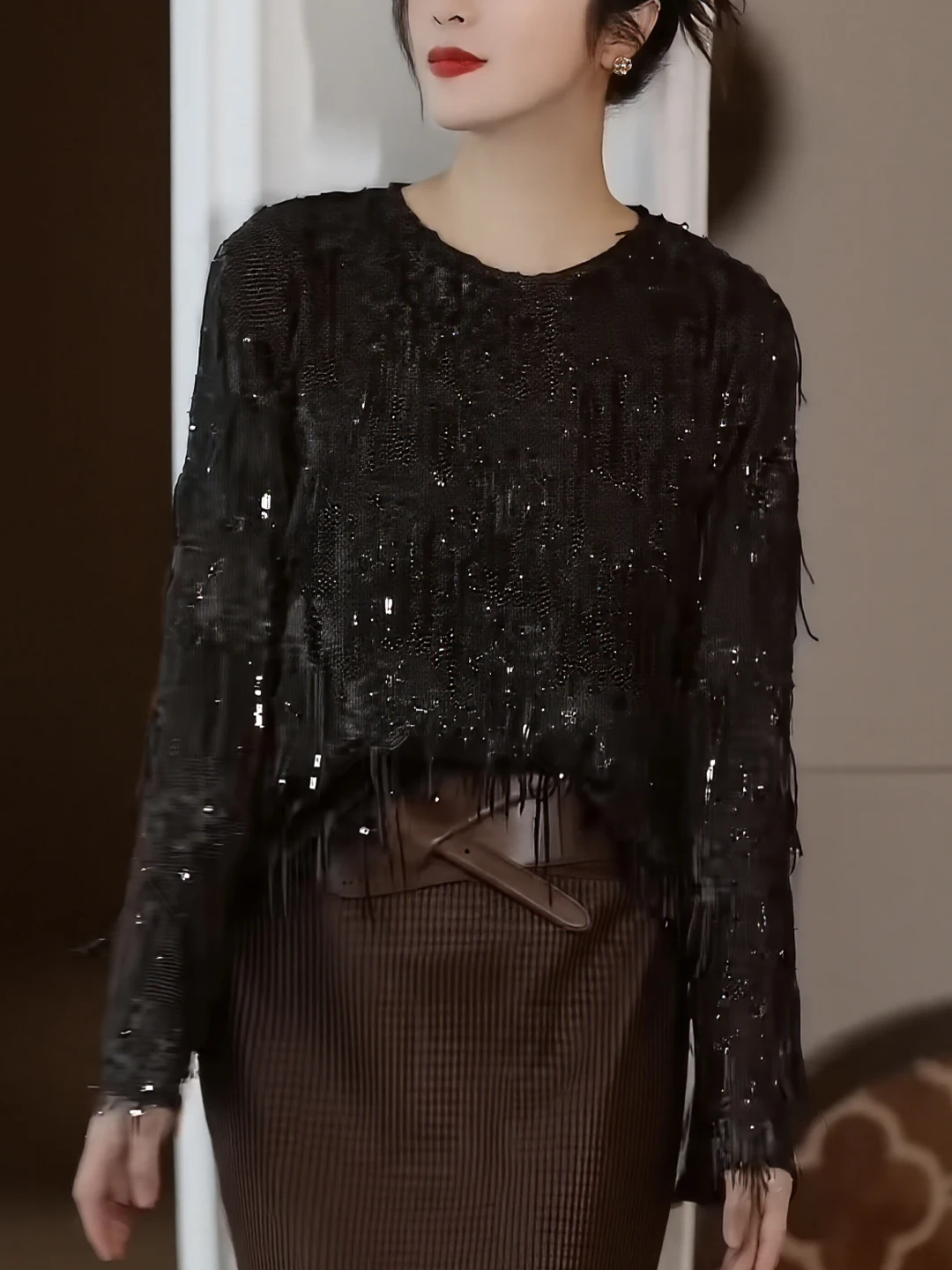 

Осенне-зимняя новинка: Роскошный вязаный топ с бахромой цвета янтарного золота, с длинными рукавами, дизайнерская модель, модный тренд для женщин