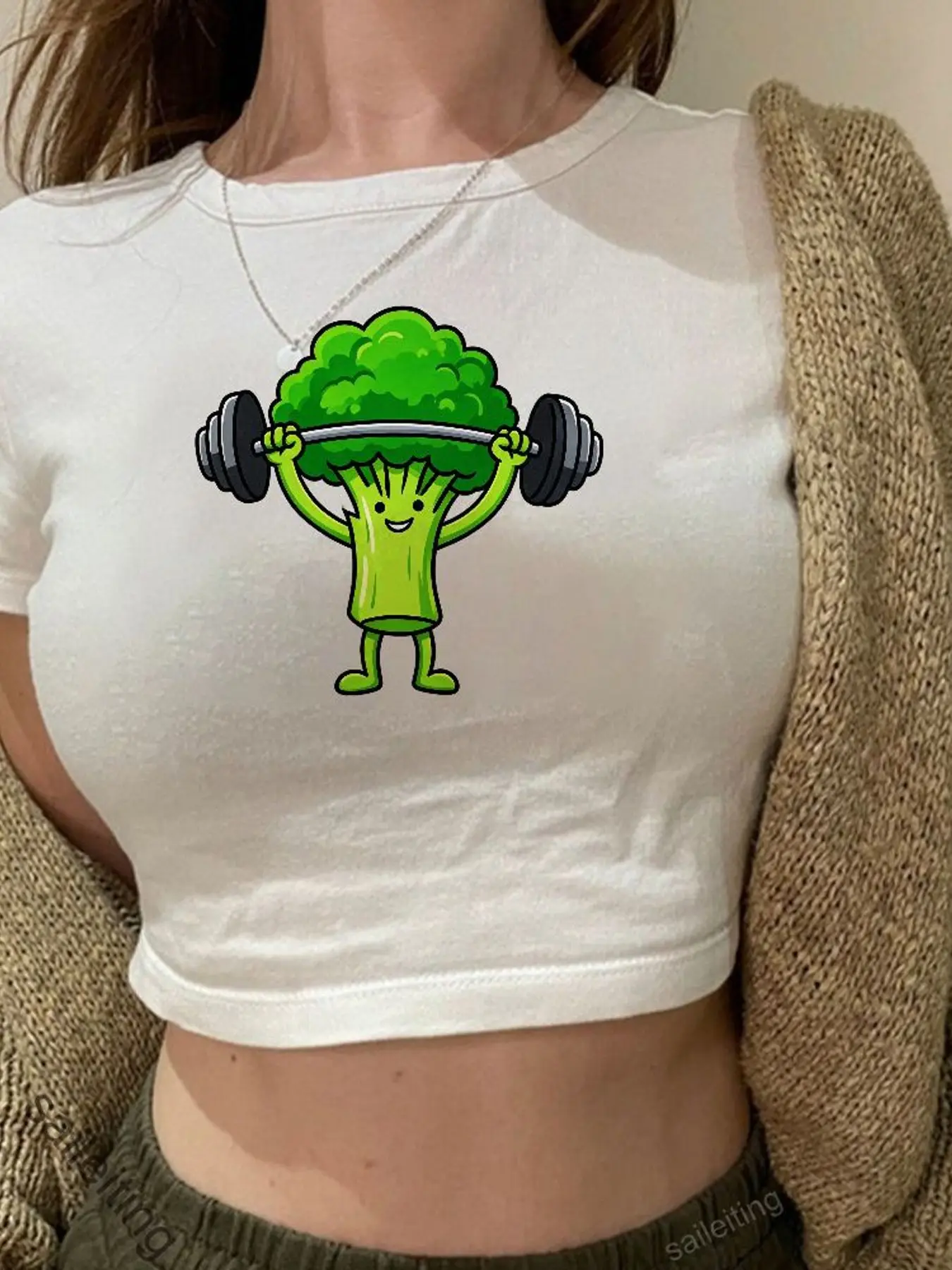 Funny Green Broccoli Lifting Barbell Crop Top T-Shirt Women's Short Sleeve Cartoon Graphic Streetwear Harajuku Style Casual T