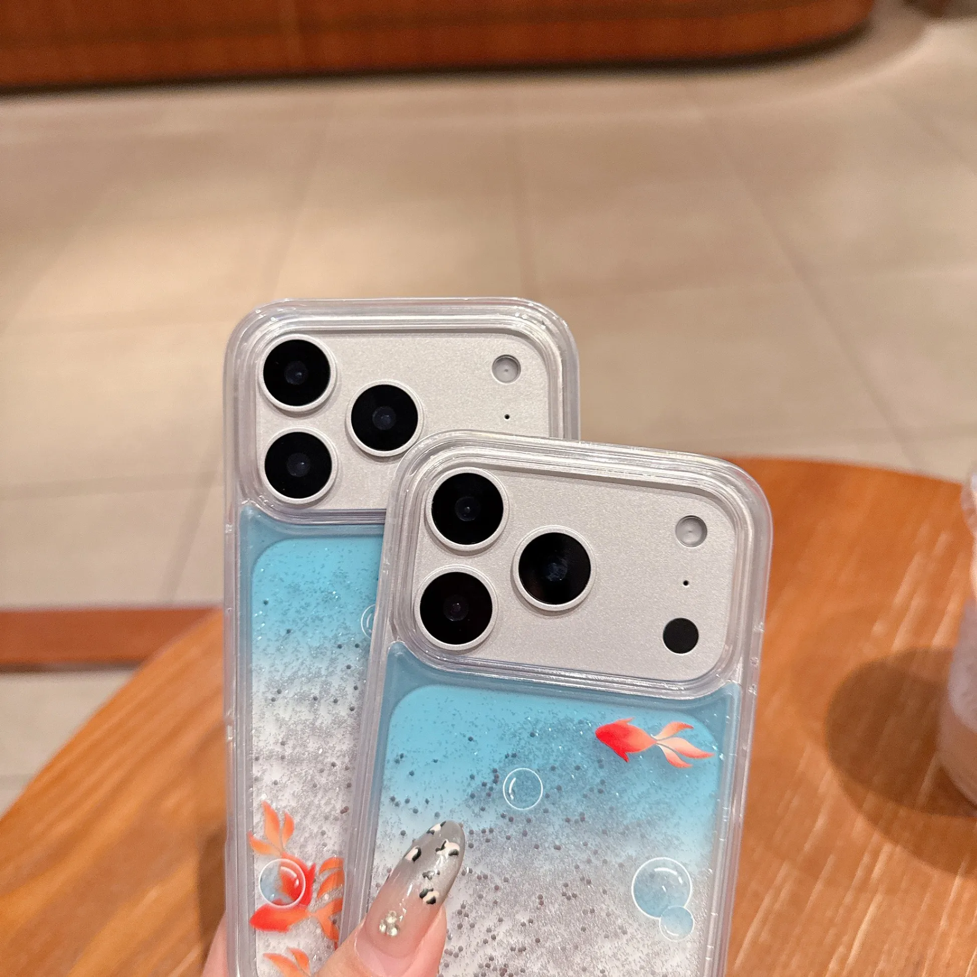 Dynamische Goldfisch-Flüssig-Quicksand-Handyhülle für iPhone 18 17 16 15 Pro Max, fließender Glitzer, stoßfeste, rutschfeste TPU-Rückabdeckung – Detail 6