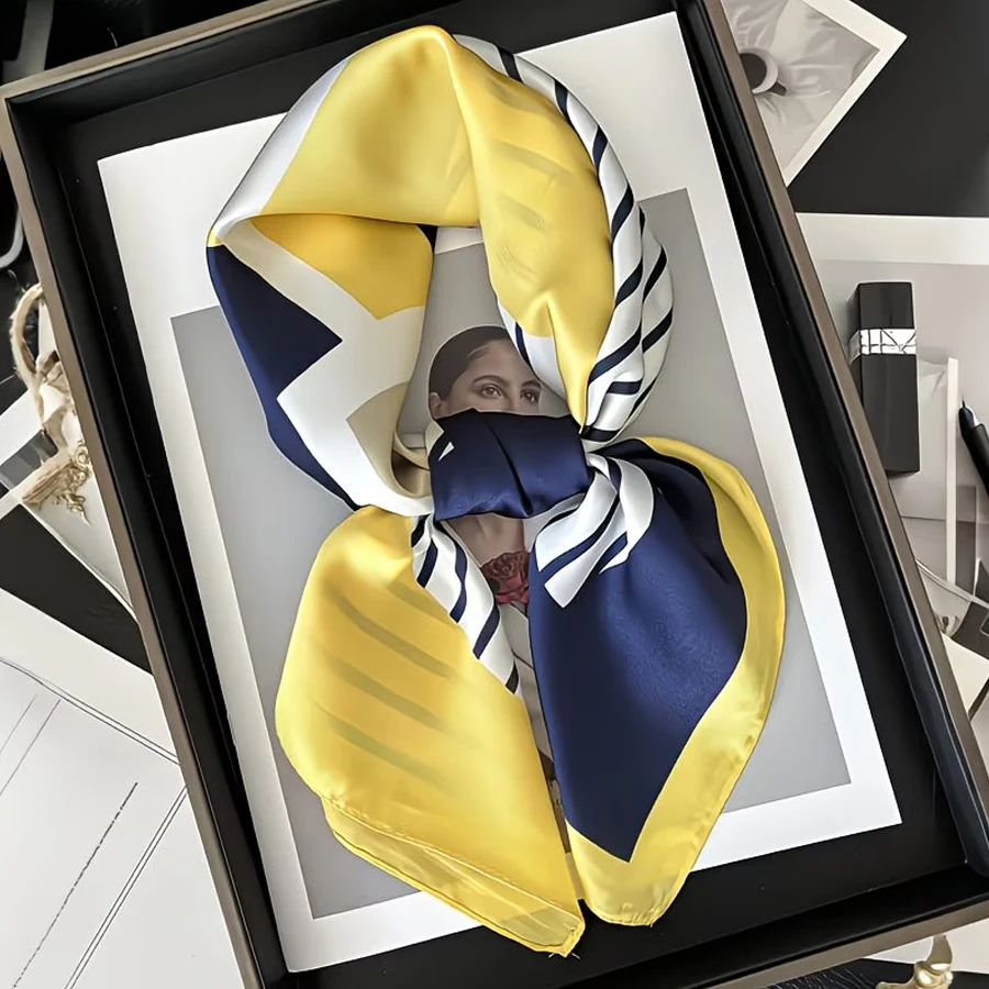 

1 элегантный квадратный платок в полоску темно-синего, белого и желтого цветов — дышащий полиэстеровый материал, очень подходит для использования в качестве повязки на голову, шали и аксессуара для волос, стильный дизайн с завязками, для повседневной носк