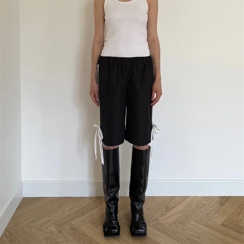 Short à imprimé rayé esthétique Y2K pour femme, longueur au genou, taille élastique, nœud latéral, détails noués, pantalon court droit