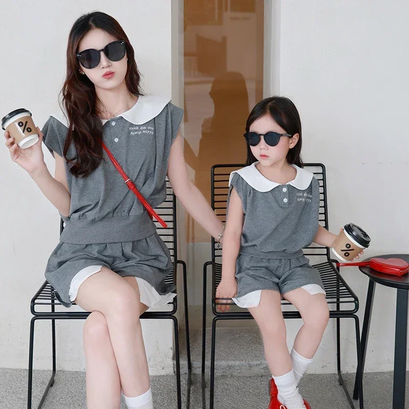 

Fashion Mother and Daughter Outfits Summer Mom and Baby Girls Tops + Shorts Two Piece Sets Korean Mommy and Me 2 Piece Clothes