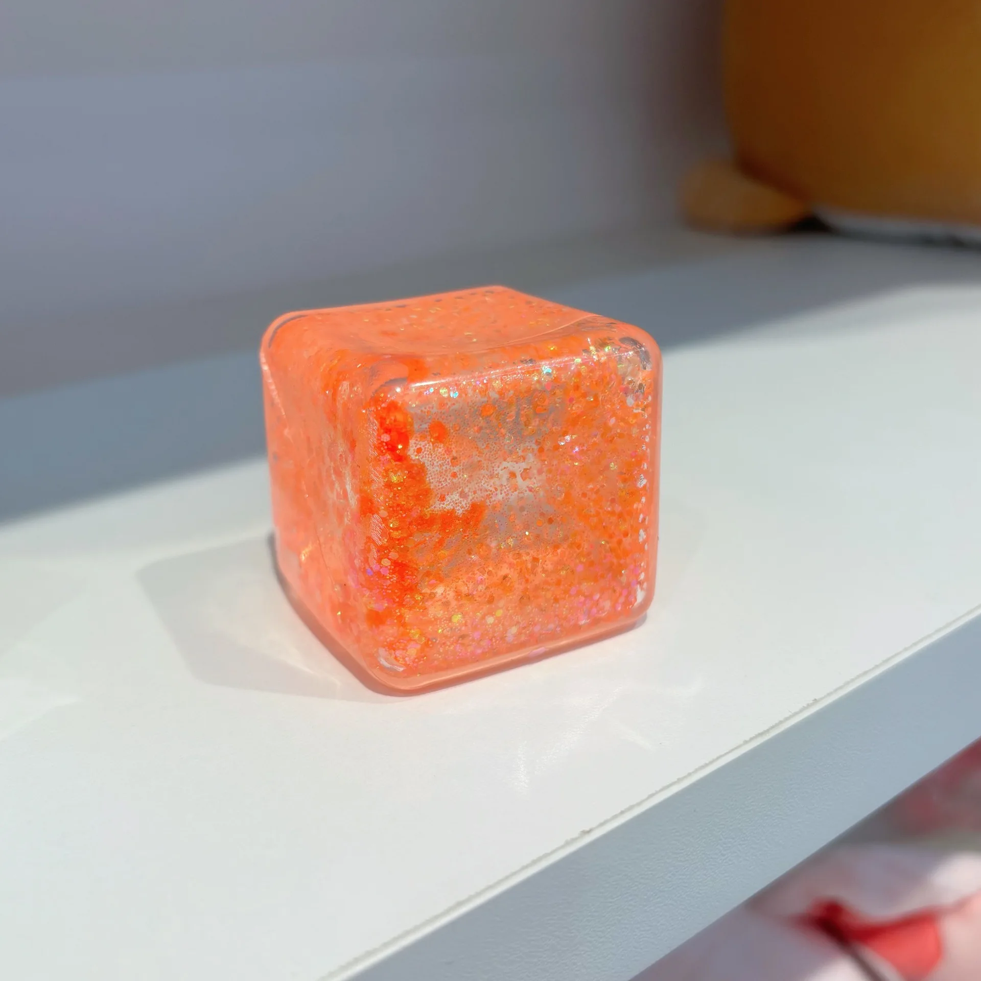 Neues Eiswürfel-förmiges Fidget-Spielzeug Quadratischer Stressabbau-Ball Quetschbarer Angst- und ADHS-Stressabbau-Sensorikball für Erwachsene – Detail 8