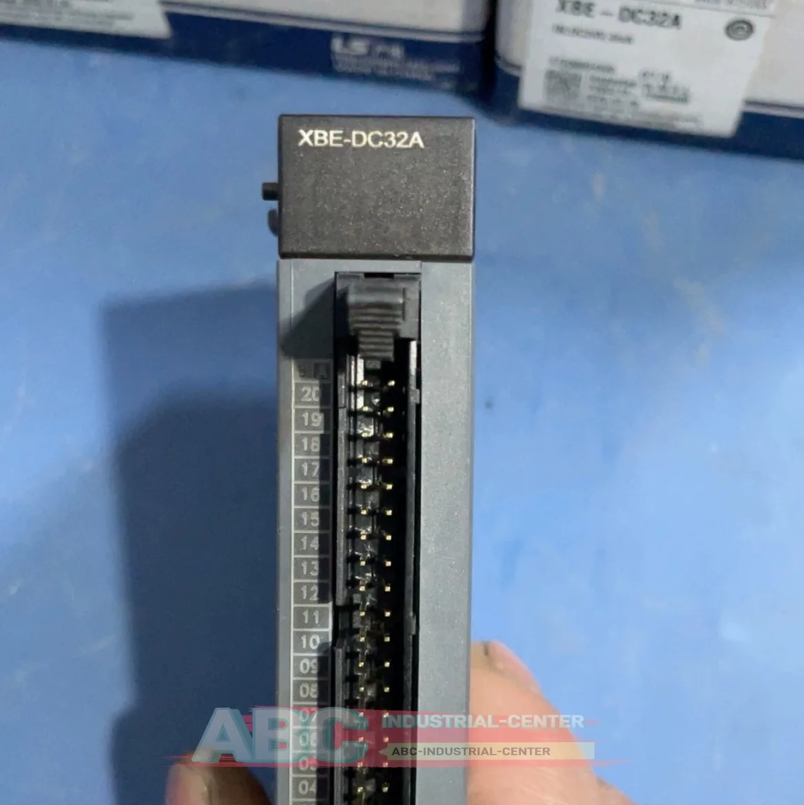 وحدة XBE-DC32A PLC XXF-ADHB جديدة في الصندوق
