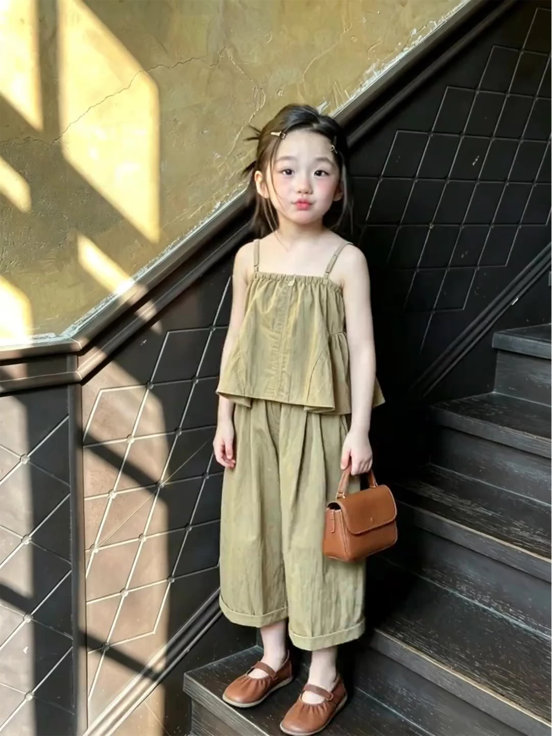 pantaloni-a-gamba-dritta-verde-oliva-sottili-estivi-per-ragazze-in-stile-coreano-e-set-di-camicette-ensemble-alla-moda-per-bambine-carine-e-infantili