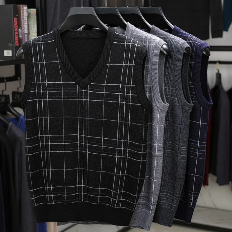 

2025 Mid Aged and Elderly Woolen Sweaters in Autumn and Winter
