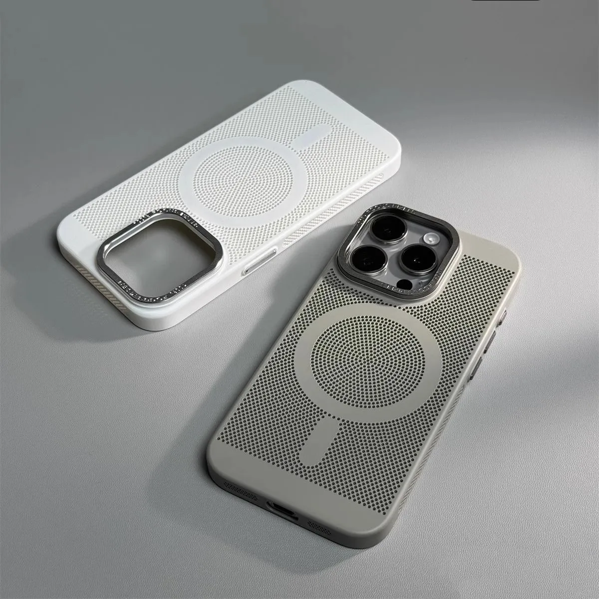 Custodia MagSafe con foro a griglia a nido d'ape per iPhone 16 15 Pro Max 14 Lente in lega Dissipazione del calore estiva Cover posteriore magnetica Custodia per PC