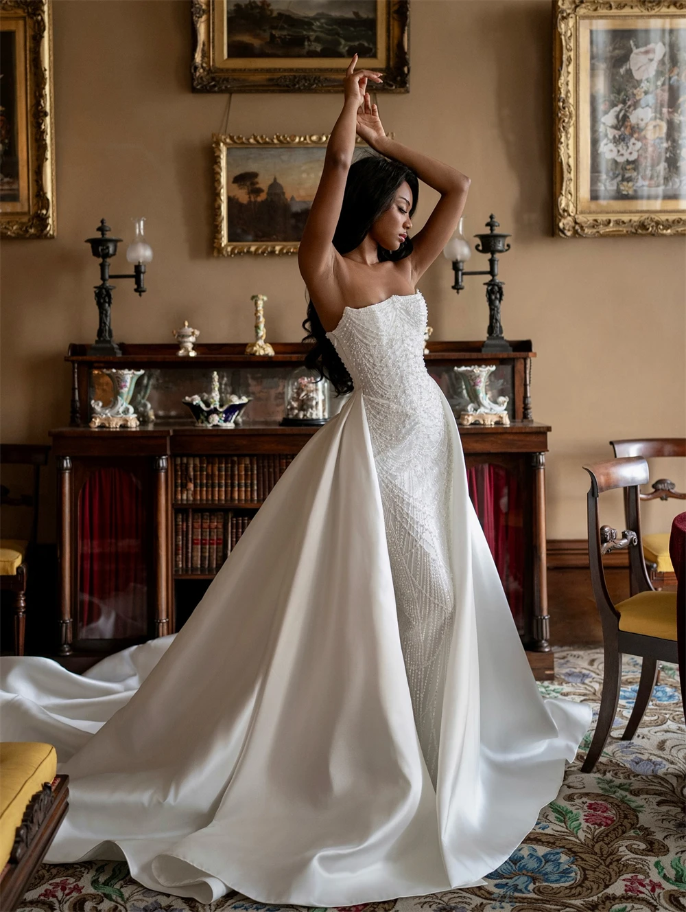 

Customized Elegant White Satin Wedding Dress Formal Sweetheart Sleeveless Bridal Gown Boho A-Line Chapel Train Robe de mariée