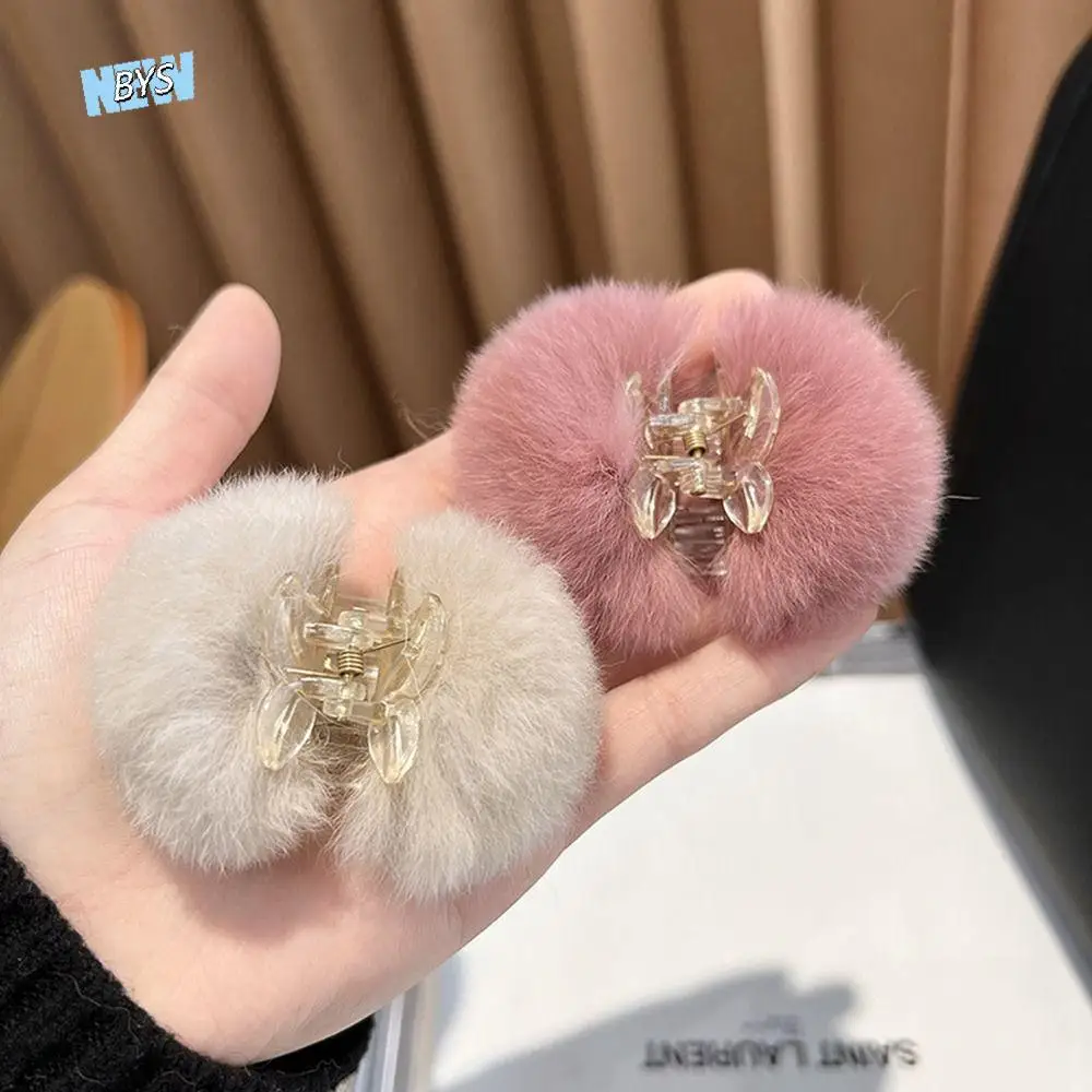 

Solid Color Wome Hair Claw High Ponytail Fixed Clip Mini Small Hairpin Plush Hair Claw Korean Style Hair Clip Child Headwear