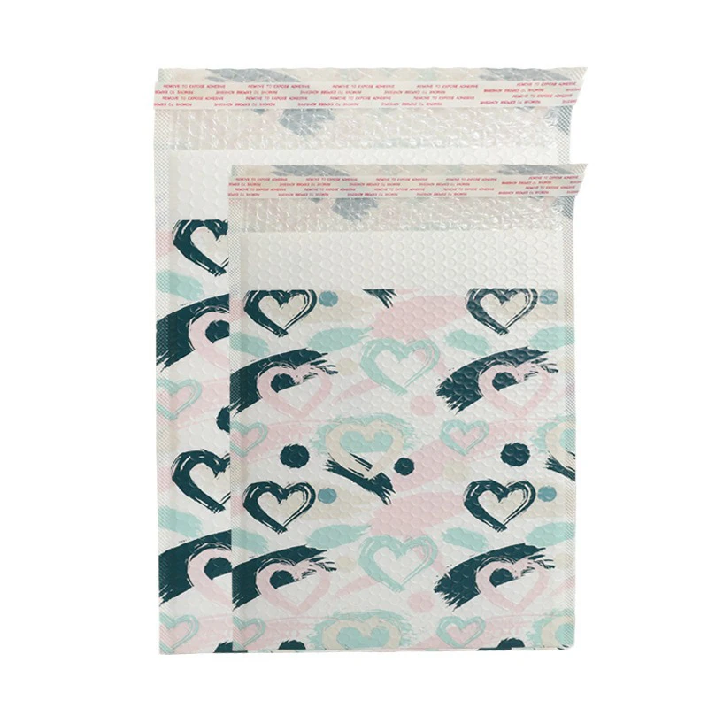 Рисунок 3 - почтовые конверты с пузырьками и принтом в виде сердца