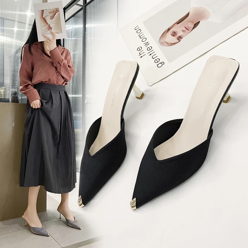 

2025 Women's High Quality Hot Selling Slippers and Ladies Sandals Pointed Toe Shoes Novelties Sale Comfortable Shoes