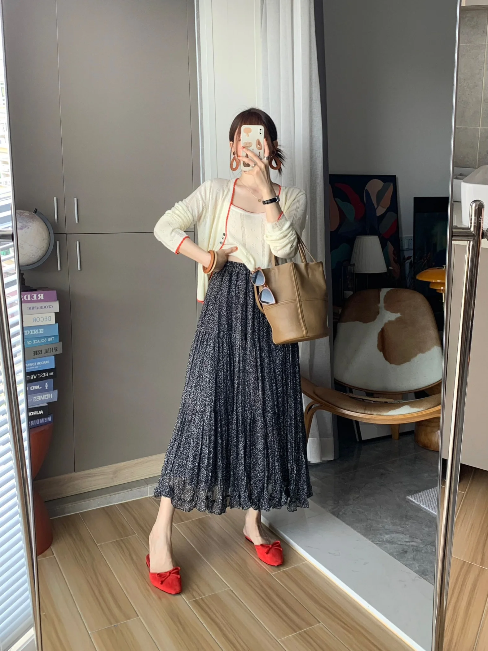 

Летняя женская юбка Miss White Belladonna в стиле ретро с цветочным принтом в горошек, шифоновая, с завязками на шее, плиссированная, А-силуэт, для коррекции фигуры, модель 102