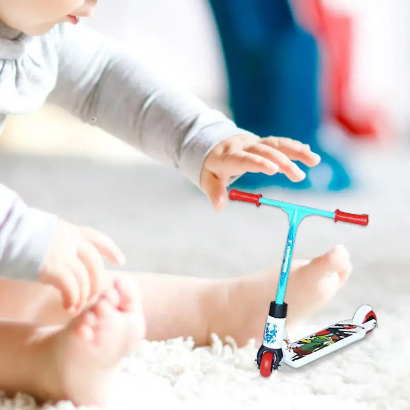 Finger Toy Scooters Two Wheel Scooter Children's Educational Toys Tiny Trick Scooter For Party Favors Children's Toys Finger