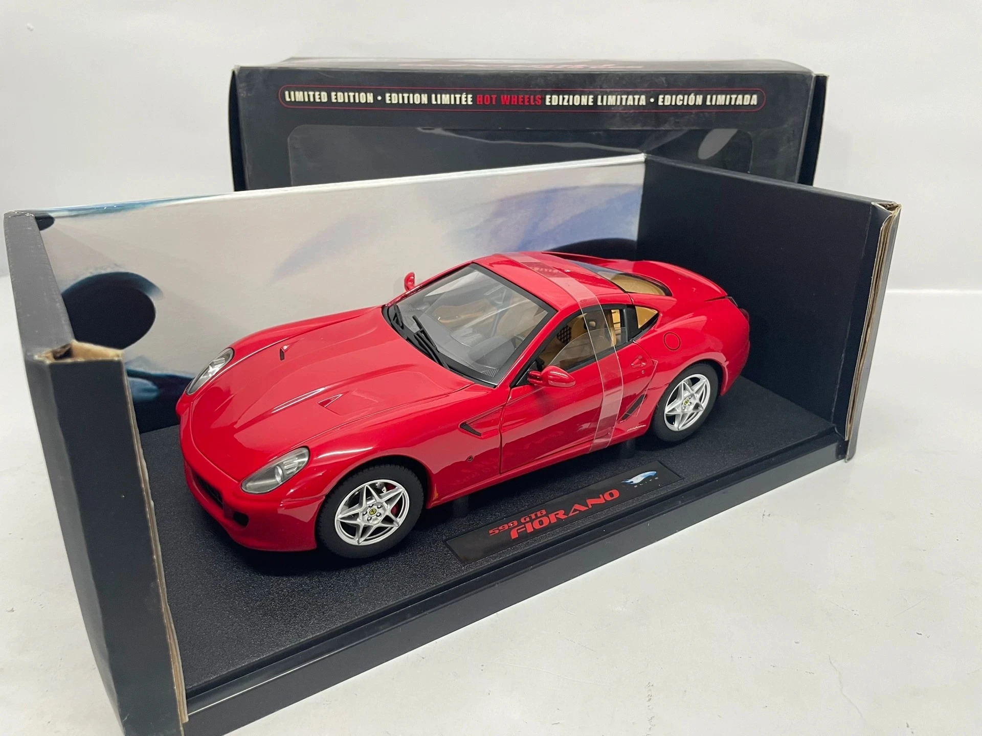 

HW Elite 1:18 599 GTB Fiorano Red Simulation Limited Edition All Open Alloy Metal Static Car Model Toy Gift