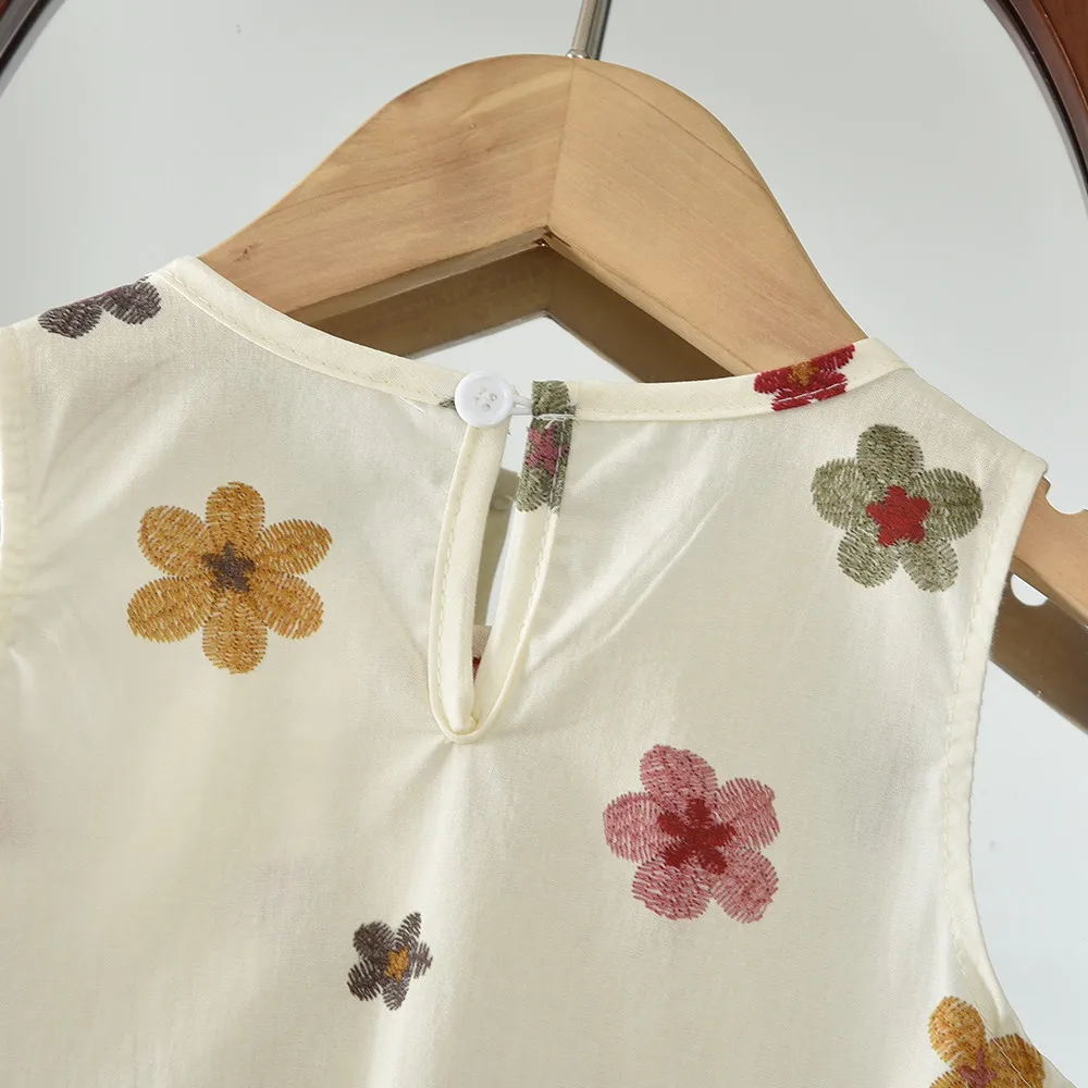 2026 Sommer Neue Beige Lässige Mädchenkleider mit Blumenmuster Ärmelloses Plissiertes Kleid Einfache und Schlichte Kinderkleidung – Detail 5