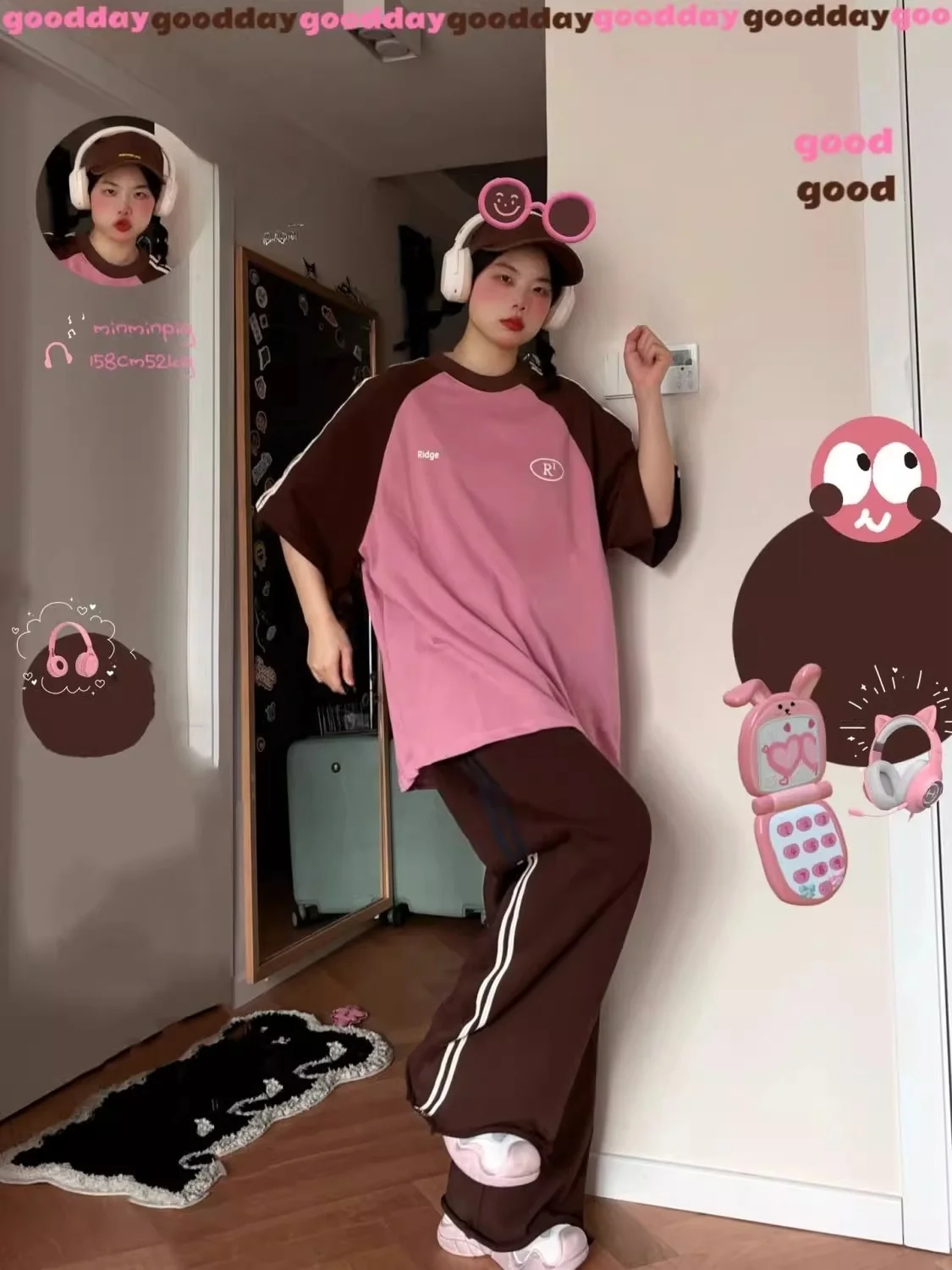 

Комплект для женщин больших размеров (до 136 кг) в американском повседневном спортивном стиле: летняя футболка с коротким рукавом и вставками на плечах в гонконгском стиле, широкие брюки.