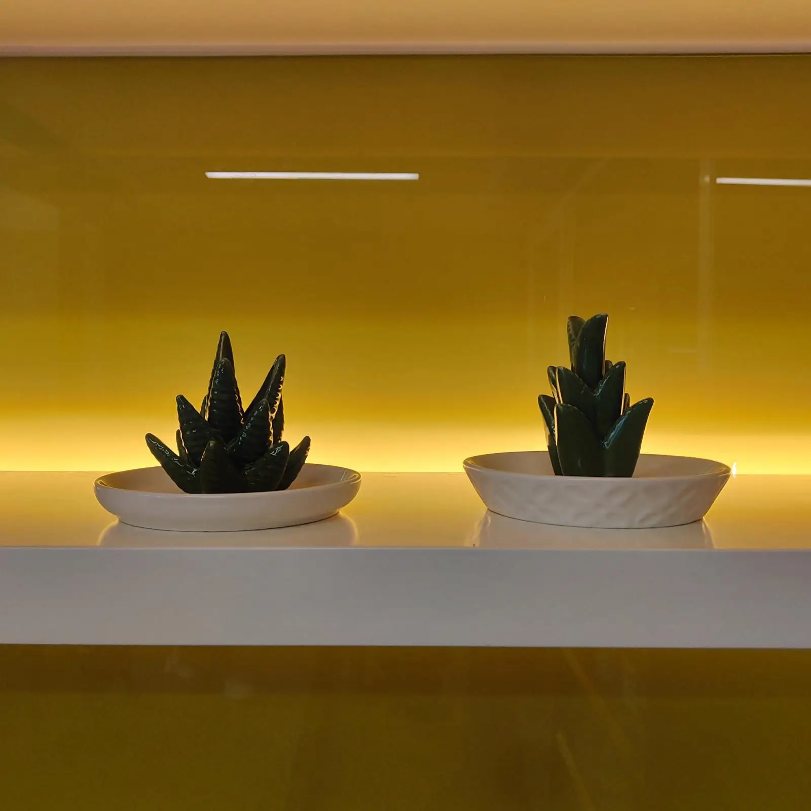 

Ceramic Jewelry Holder Necklace Bracelets Organizer for Women Girls Ornament