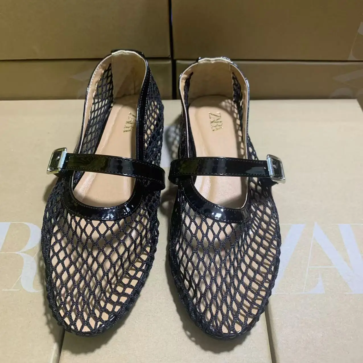 

Женские туфли Bloomsteps Fishnet с круглым носком, на плоской подошве, с ремешком и пряжкой, черные