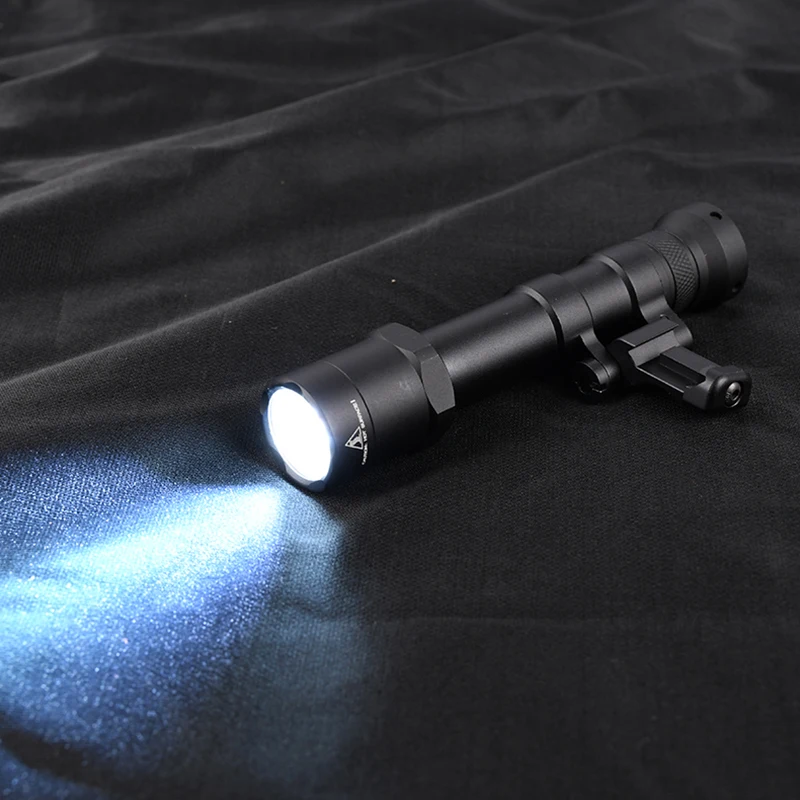 M640 M640C Tactische Trefzekere Zaklamp Speelgoed Pistool Geweer Wapen Airsoft Licht strobe Mlok Keymod Pictinny 20mm Rail Jacht Lamp