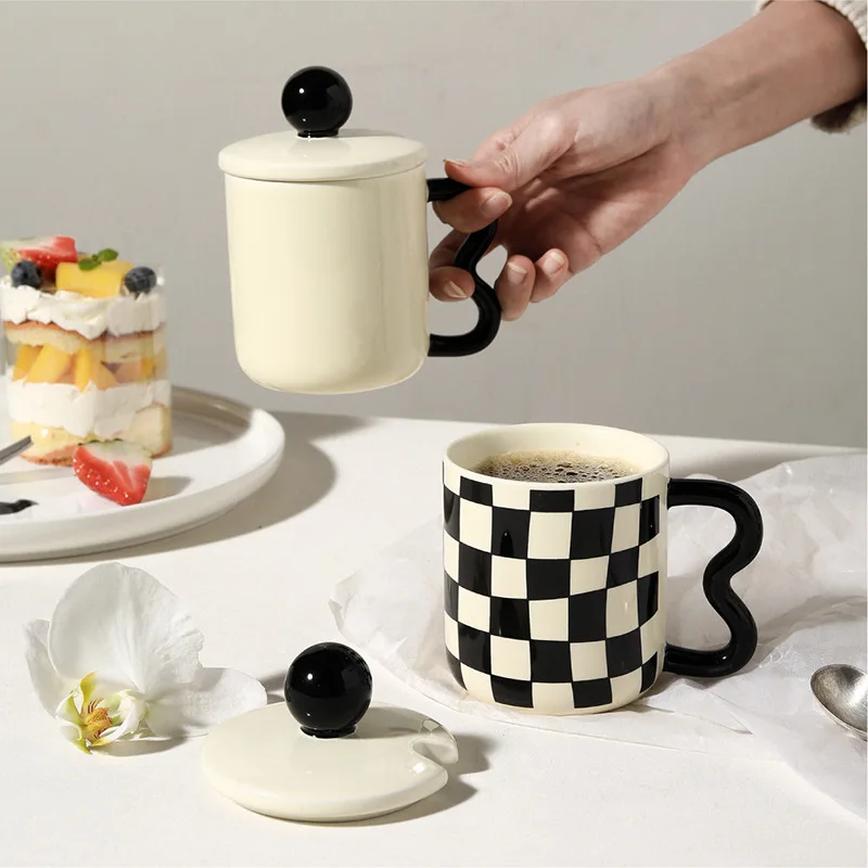 Checkerboard Vintage Ceramic Mug with Lid Feature Handle Cup Office Coffee Cup Home Niche Milk Cup