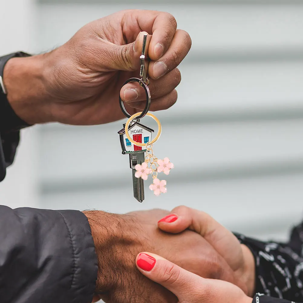 

3Pcs Cherry Blossom Keychain Floral Keychain Accessories for Women Cute Flower Pendant Portable Bag Decoration