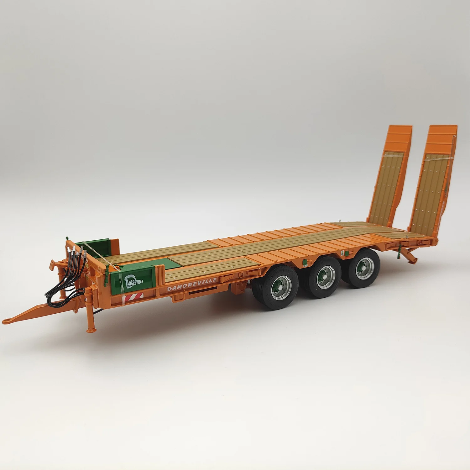 

Diecast 1:32 Scale UH Dangreville PE 32 Alloy Flat Plate Trailer Commercial Vehicle Trailer Model Collectible Toy Gift Display