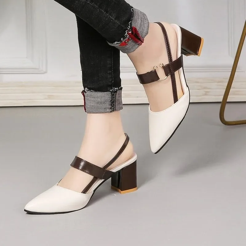 Sandalias gruesas puntiagudas para mujer, zapatos de moda de talla grande, 2024