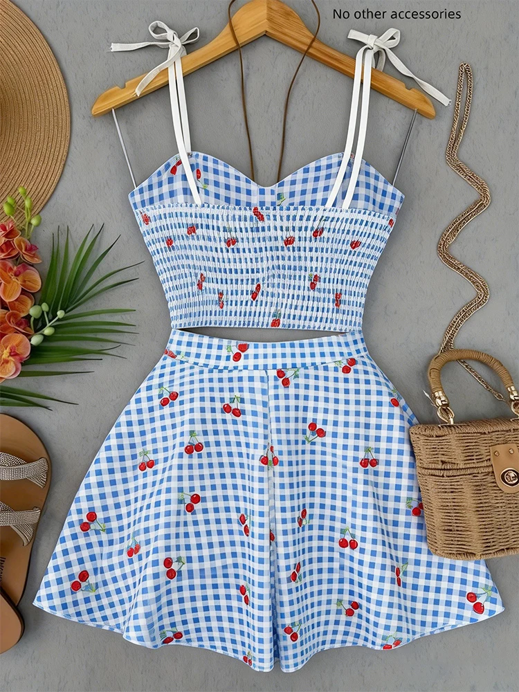 Set minigonna a canotta con stampa ciliegia a quadretti blu e bianchi da donna: top a canotta + minigonna svasata, dolce abito da vacanza retrò