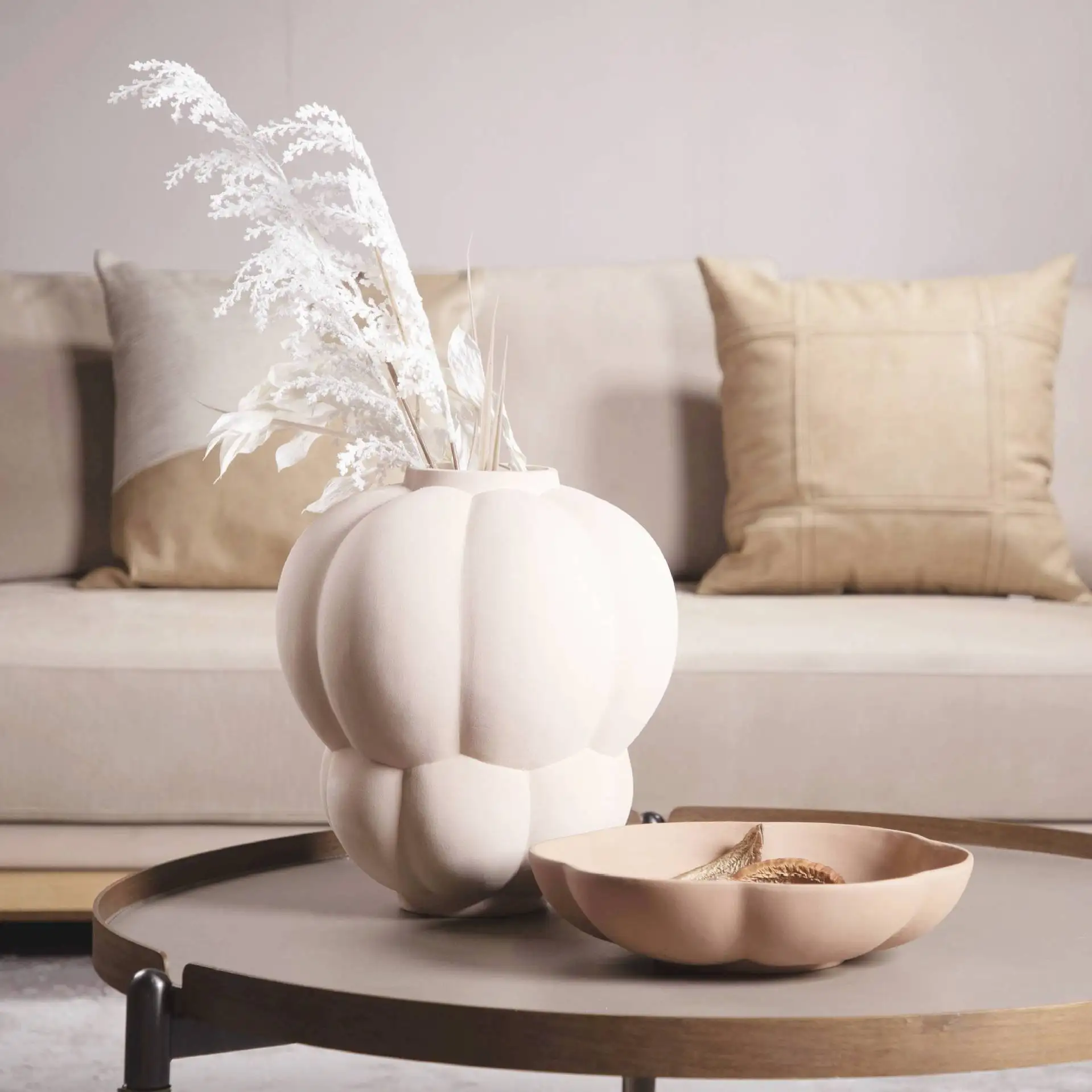 

Grape coffee ceramic fruit plate ceramic vase flower ware model room living room dining room