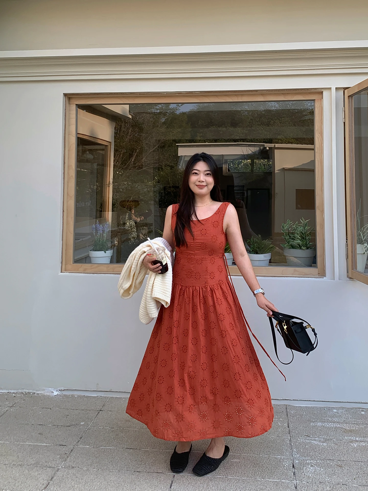 

Летнее платье с вышивкой и бретелями для полных женщин, стройнящее, длинное, А-силуэт, с V-образным вырезом, Lin Da Hui