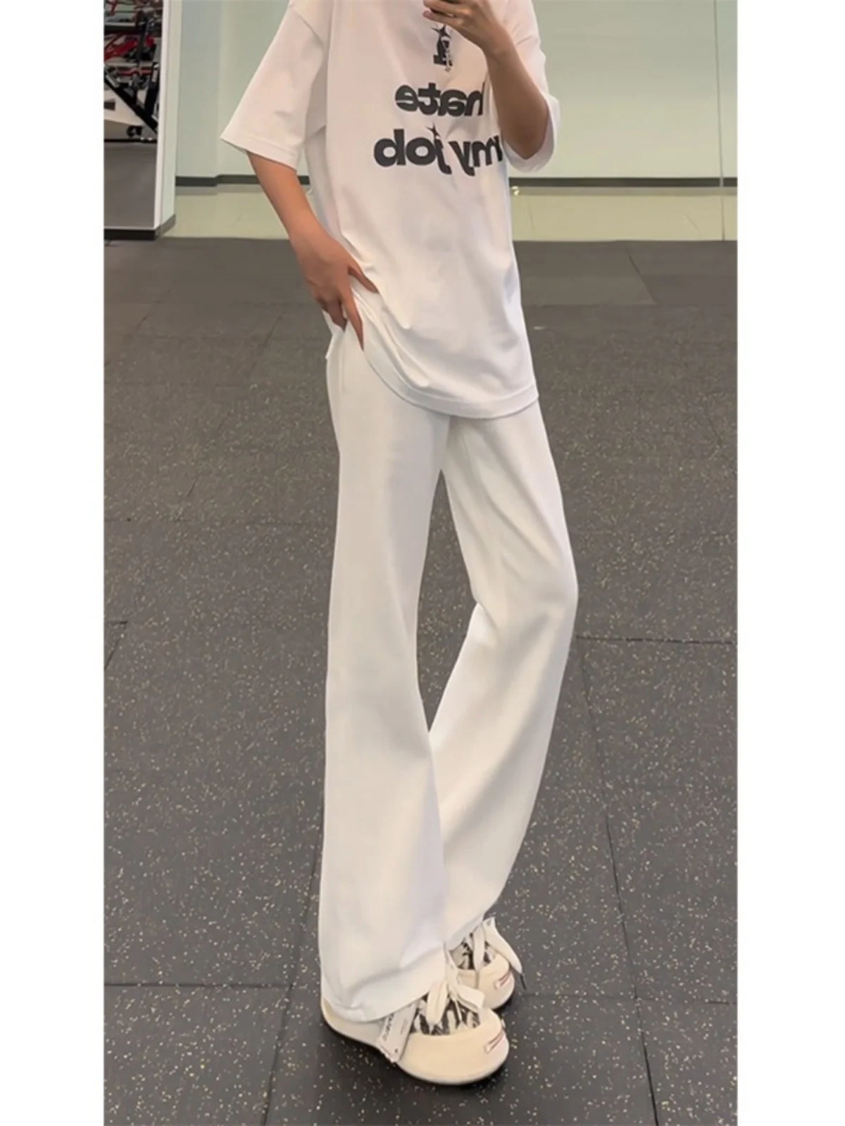 

Белые мужские джинсы Cleanfit, прямые американские вибрации, удлиненная длина, свободные расклешенные брюки с высокой талией, молодежный тренд, хлопок, полиэстер...