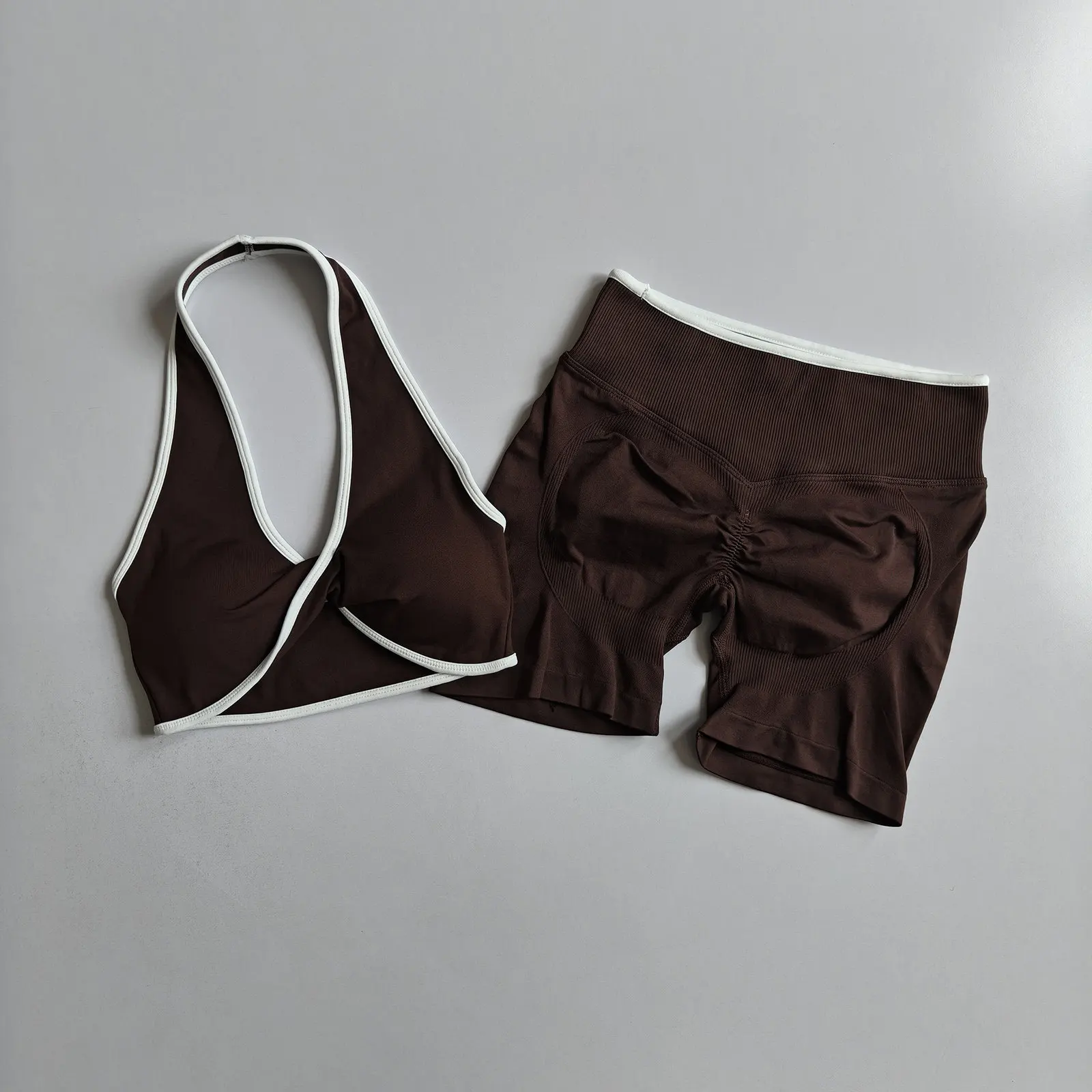 Ensemble 2 pièces pour femme : Soutien-gorge de sport push-up sans couture et short de yoga, haute élasticité, pour gym, course, aérobic, avec effet liftant des fesses