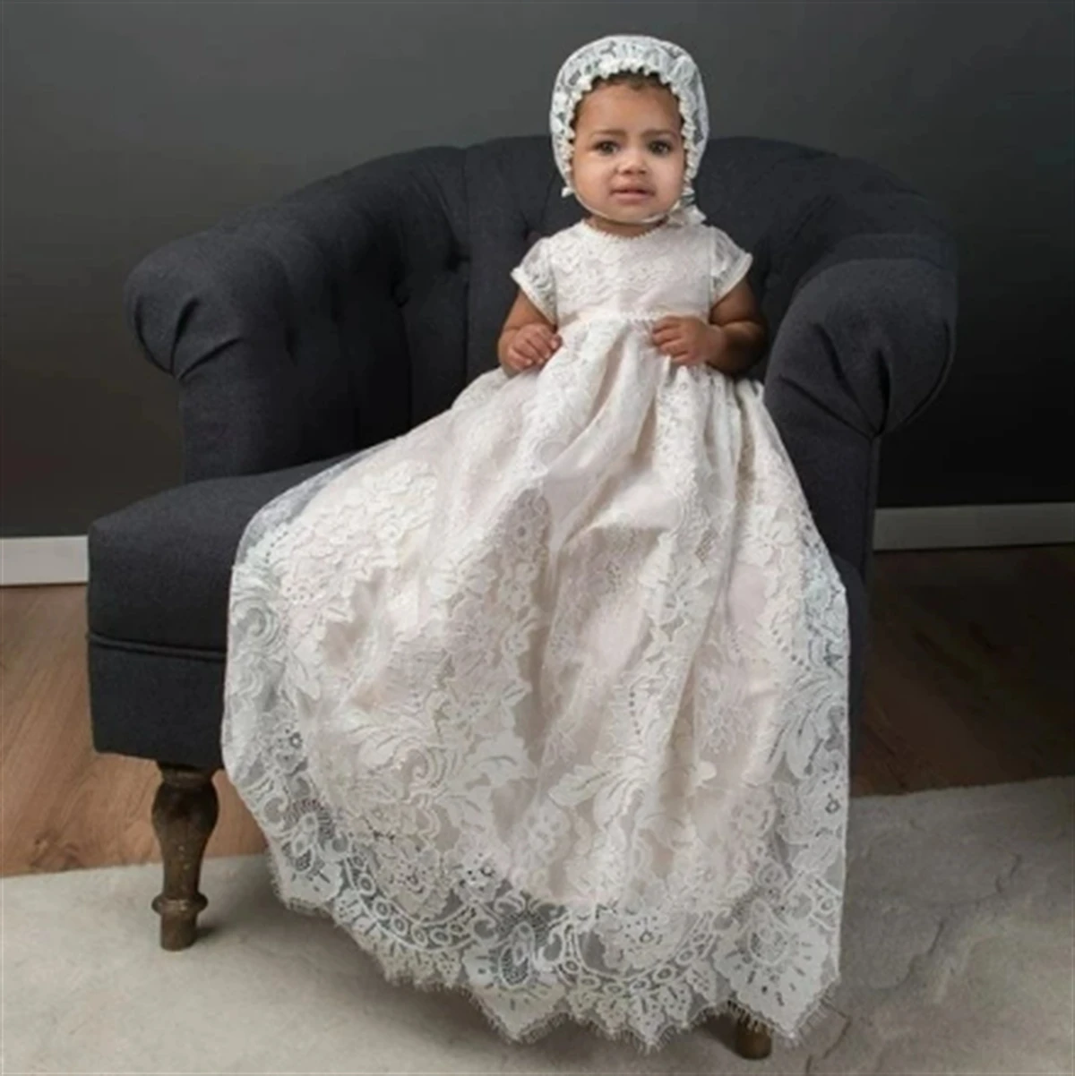

Classic Luxury Infant Girls Baptism Dress Christening Gown Lace Short Sleeves Baby Girls Long Christening Gown 0-24m Hot Sale